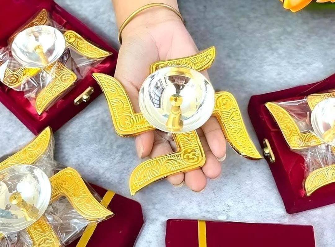 Silver and Gold Plated Brass Swastik Diya 4 Inches in Jewelry Box, Indian Wedding Gift, Decorative Diya, Return Gift | Traditional Indian Oil Lamp | Home Decor | Ideal Gift – Pack of 1