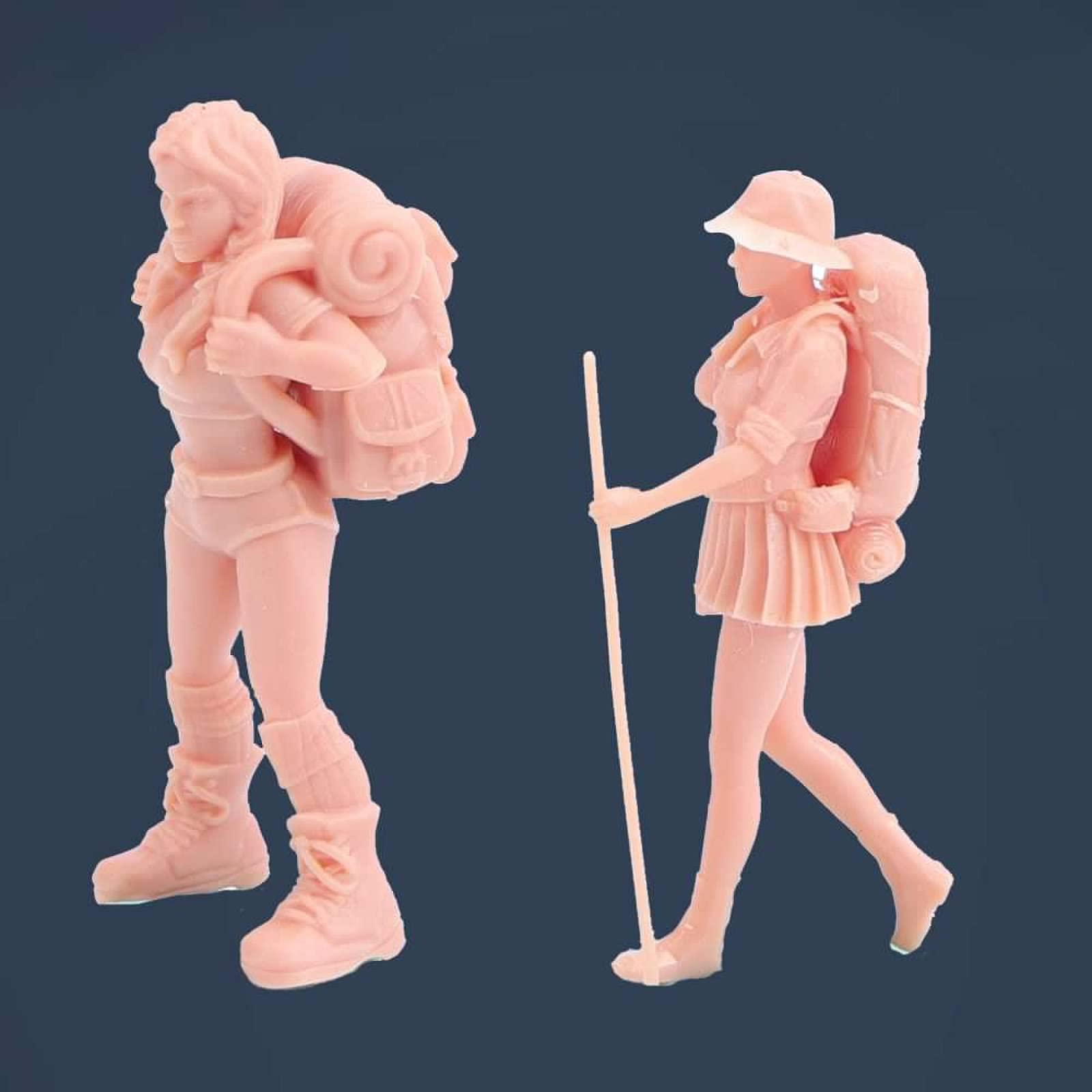 Amazon.co.jp: ZEDACAKAI (3個) 1/43 フィギュア 山に登る旅少女モデル 