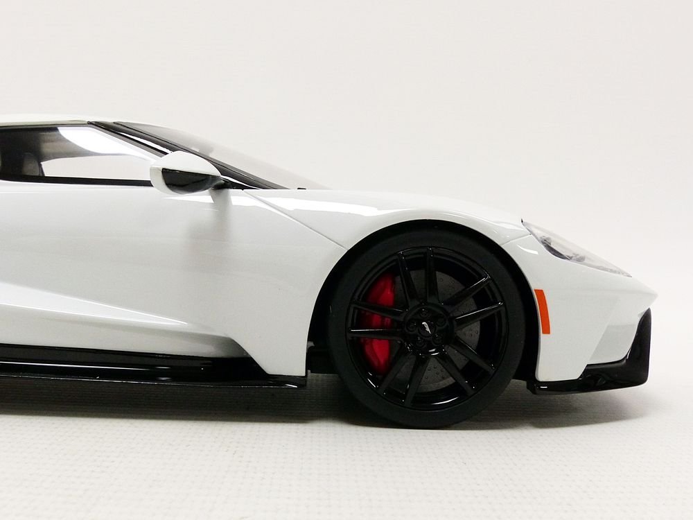 Amazon.com: GT Spirit – Miniature Car Ford Gt 2017 1:18