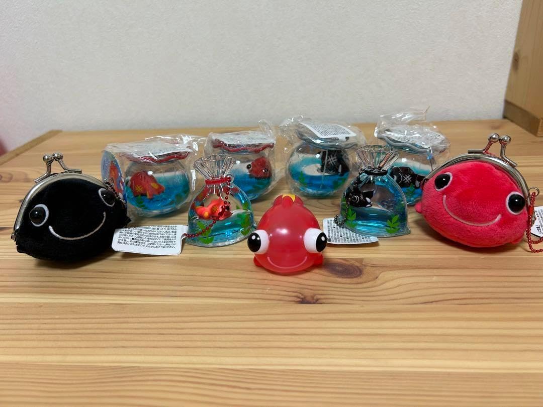 トーエー クリスタルファンタジー 熱帯魚 寝そべり白猫といちご