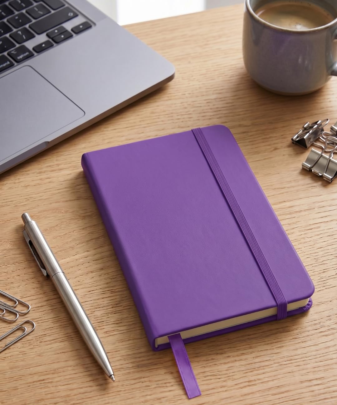 Taccuino A6 con Elastico – Copertina Rigida in Similpelle PU, 80 Pagine, Carta Bianca 80g/m² – Quaderno Tascabile per Appunti, Viaggi, Diario, Scuola, Ufficio (100, Viola)