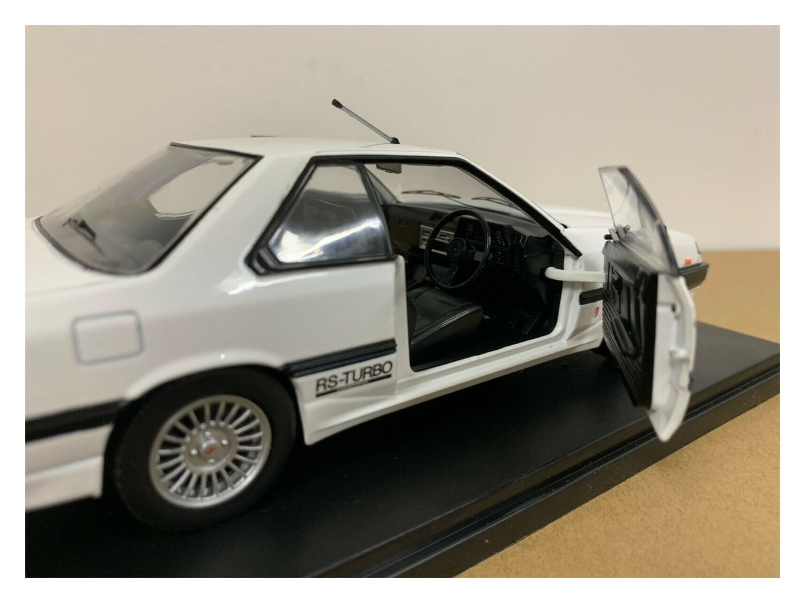 Amazon | ミニカー 日産スカイライン HT RS-X ターボ 1984 1:24 ダイ