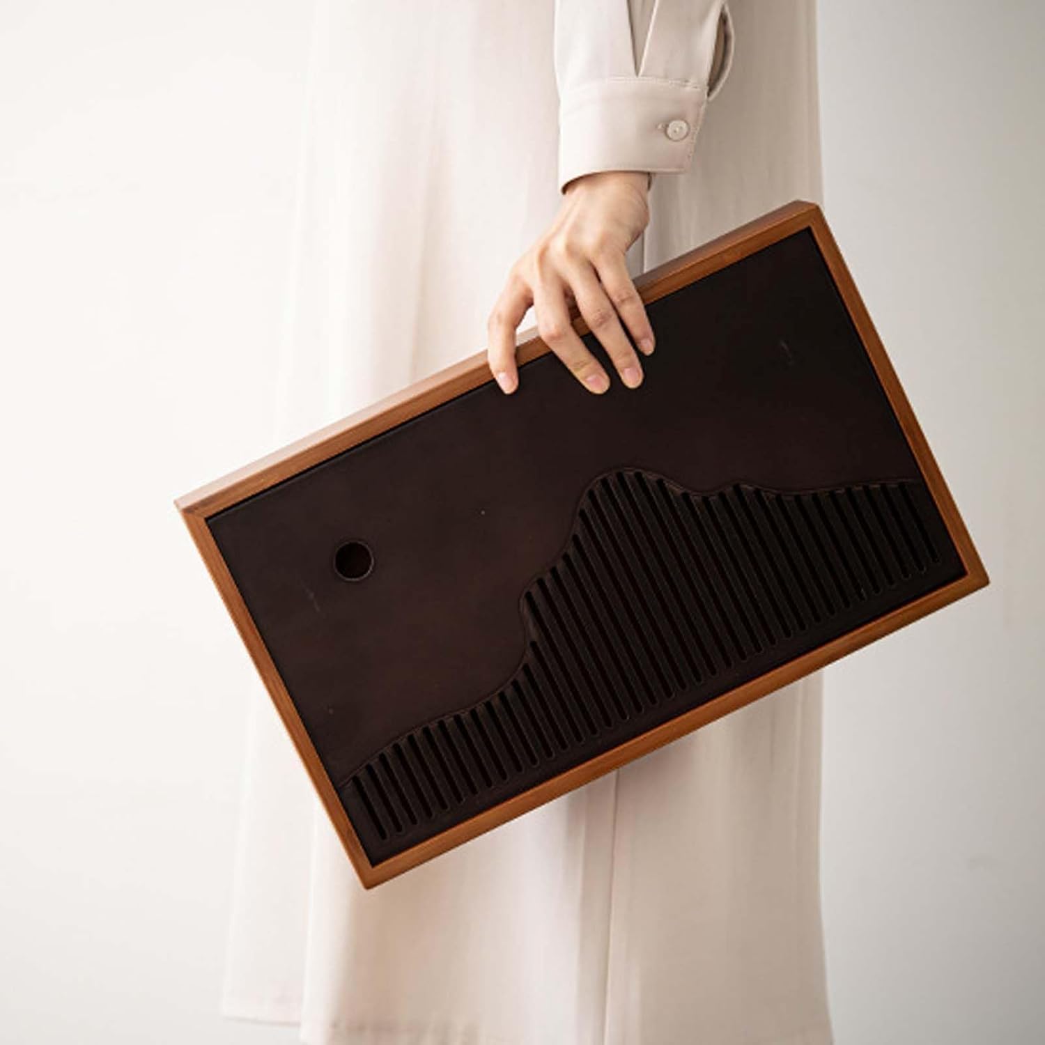 Tea Tray with a Drainer Keeps The Tabletop Dry, is Durable, and Easy to Clean, Making it Ideal for Everyday Brewing of Kung Fu Tea (48x28 cm)