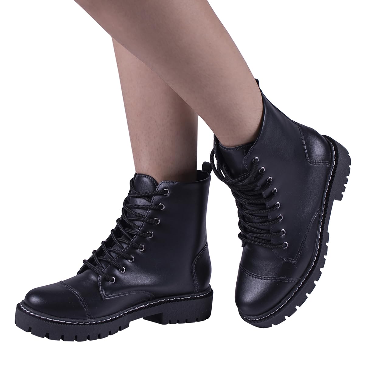 Bota Coturno Plataforma Blogueira Tratorada Feminina Moda em promoção! Veja a oferta e mais achadinhos de Botas 8 Hoje é o melhor dia para comprar Bota Coturno Plataforma Blogueira Tratorada Feminina Moda com aquele preço maroto! Promoção! Aproveite a oferta! 8