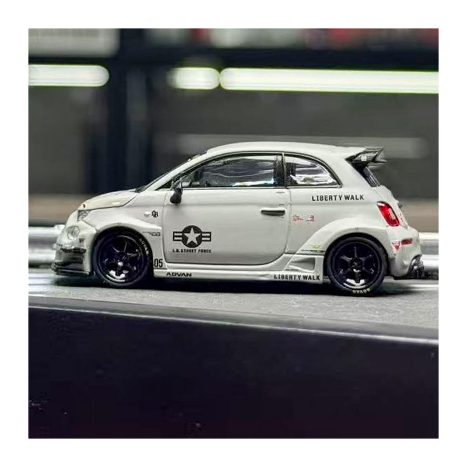 Metallo Scala Replica 1 64 Per #1064Fiat Abarth 595 LBWK Modello Di Auto In Lega Da Collezione Decorazione Tavolo Hobby Veicoli Giochi Set
