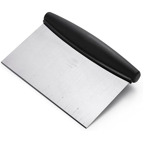 OXO Good Grips Stainless Steel Multi-Purpose Scraper & Chopper, Dough Cutter for Pizza, Bread and Cookie Dough, Multi-Purpose Vegetable Chopper, Dishwasher-Safe Kitchen Essential