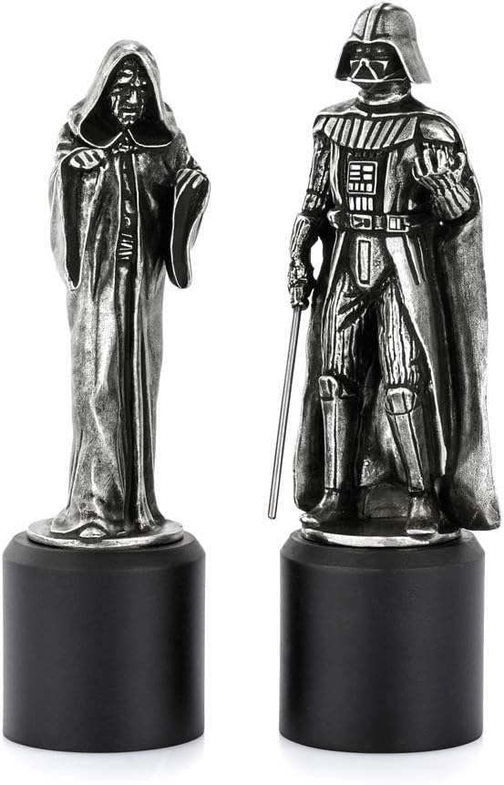 pezzi di peltro a scacchi