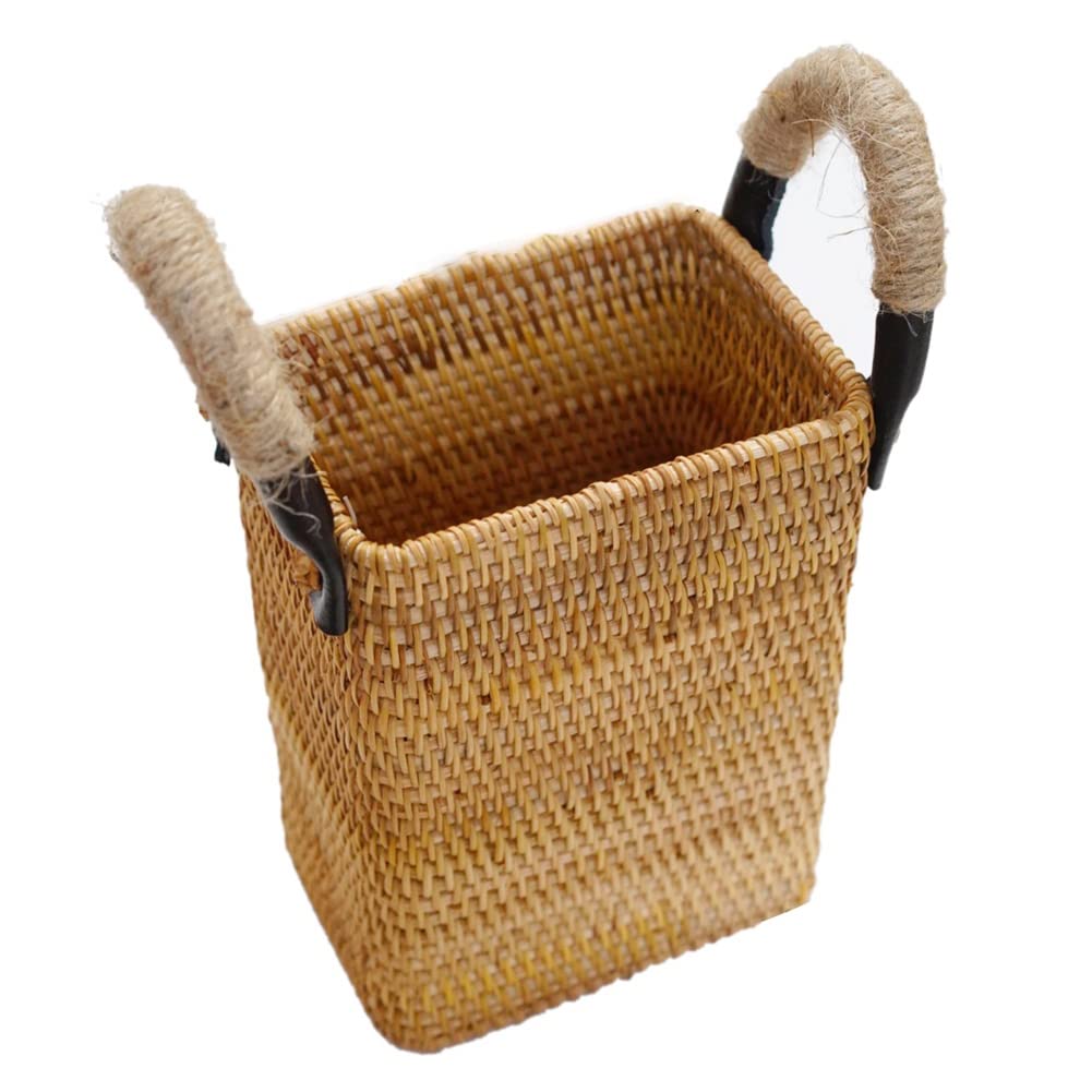 Panier en osier rond pour éviter les miettes de pain, assiette et plateau en rotin