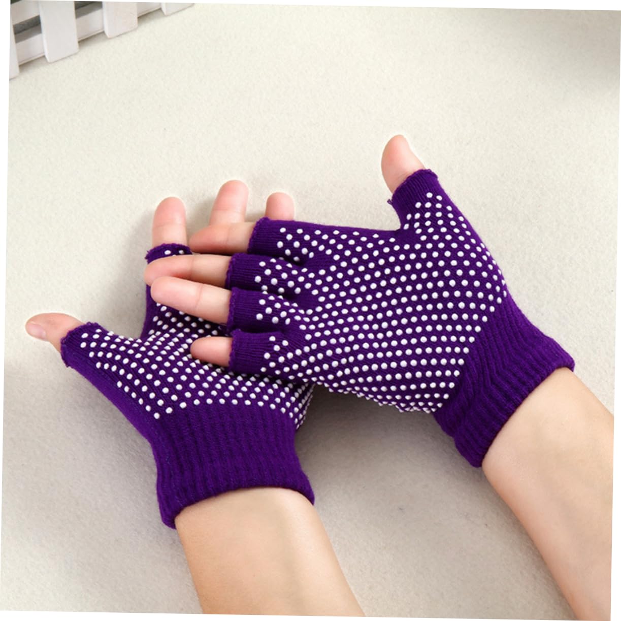 2 pezzi Guanti senza dita Guanti in maglia Guanti neri Guanti ad attrito Tavolo anti in maglia Occhielli da tennis Guanti fitness non intensivo Mezzi guanti antiscivolo Guanti in cotone Yoga
