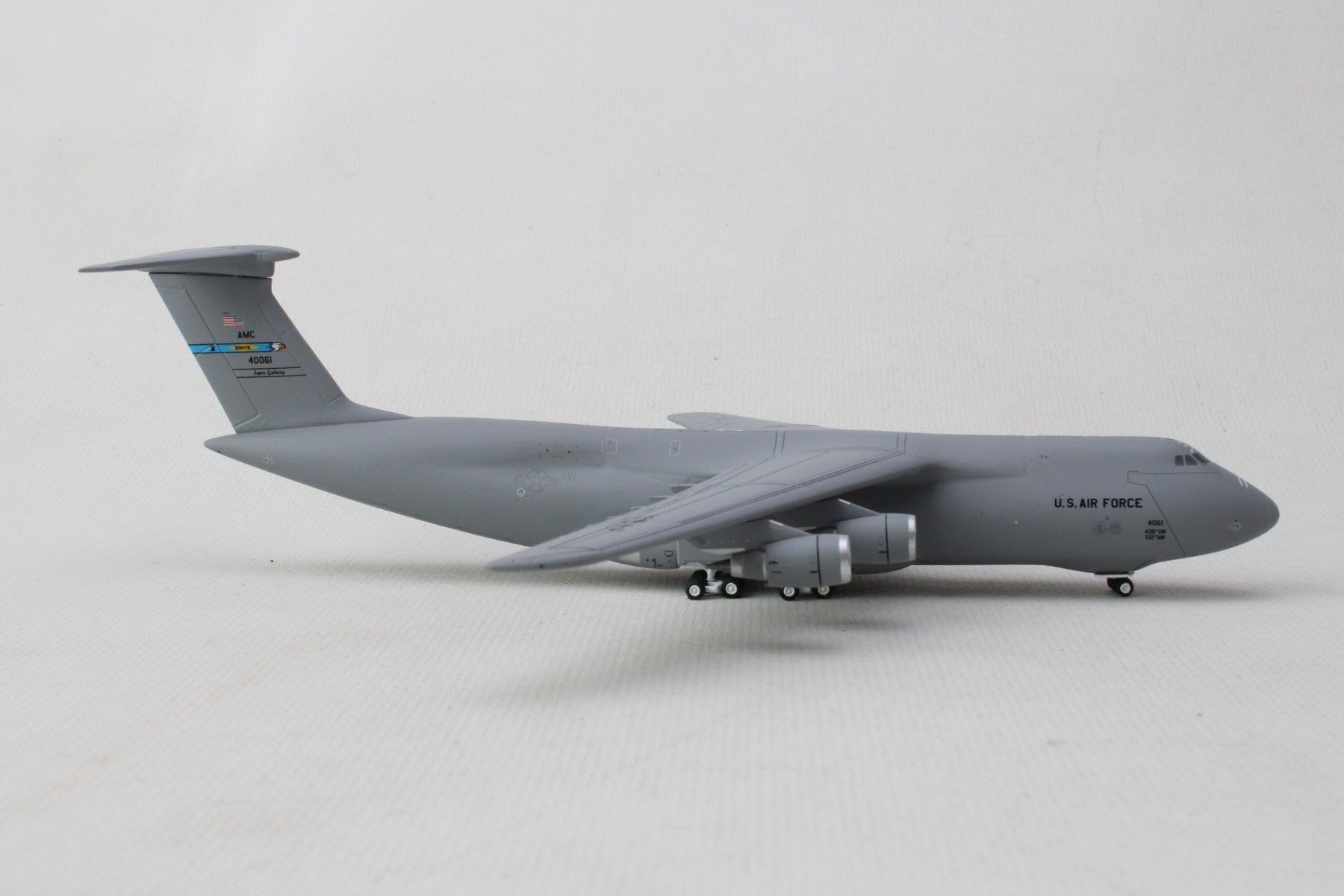 Amazon.co.jp: GeminiJets GMUSA144 アメリカ空軍 C-5M スーパー
