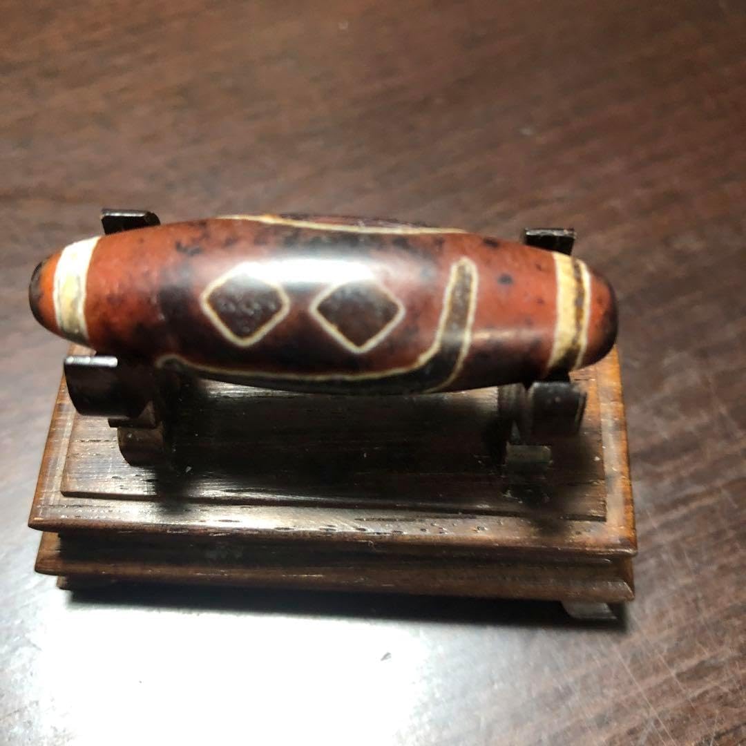 秘蔵上肯紅天珠‼️西蔵老礦紅玉髄月紋様梵字（サク、勢至菩薩）天珠 秘蔵上肯紅天珠‼️西蔵老礦紅玉髄月紋様梵字（サク、