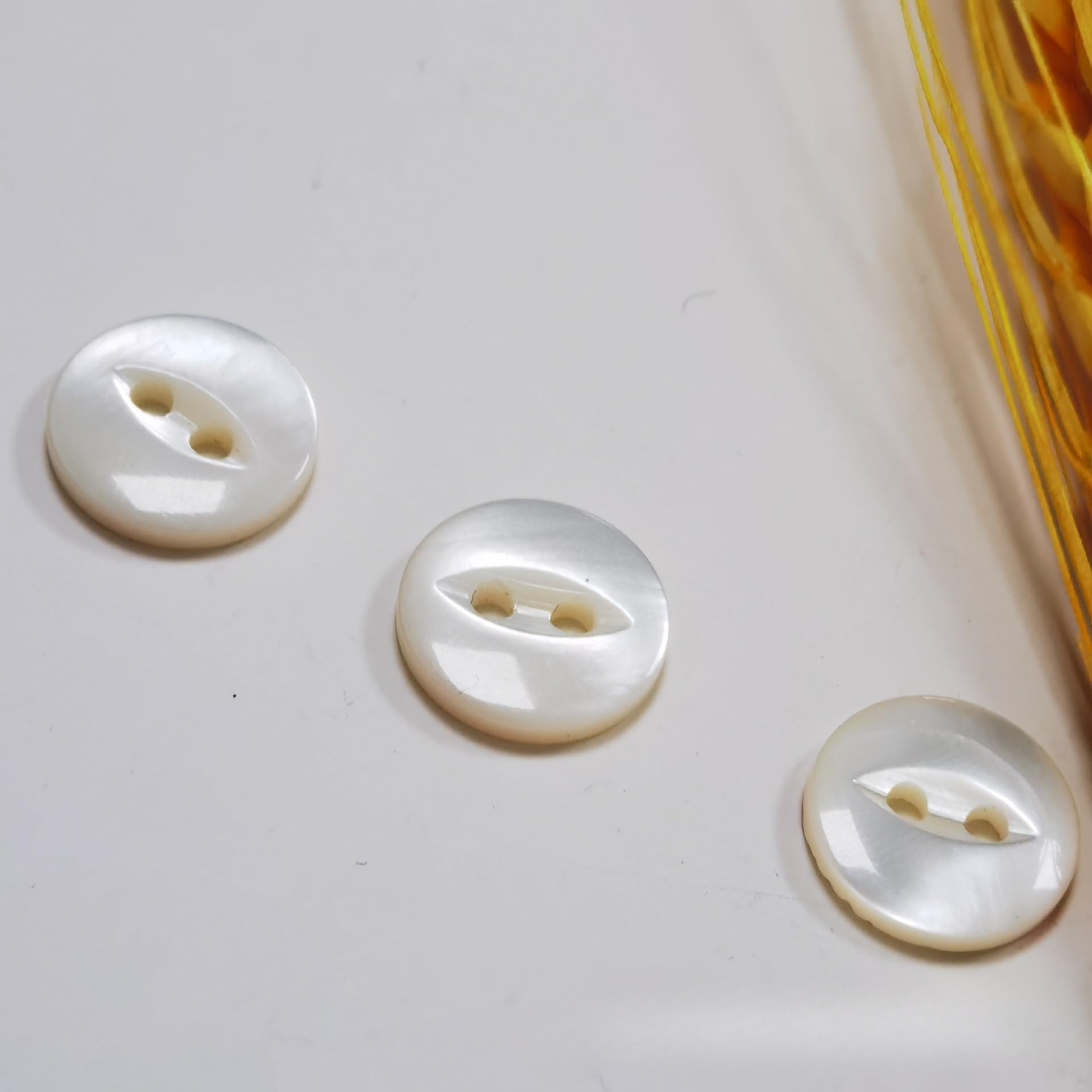 50/100 sztuk 12 MM naturalne guziki muszla rybie oko guziki matka perła guziki muszla szycie guziki 2 otwory do garniturów płaszczowych z tkaniny