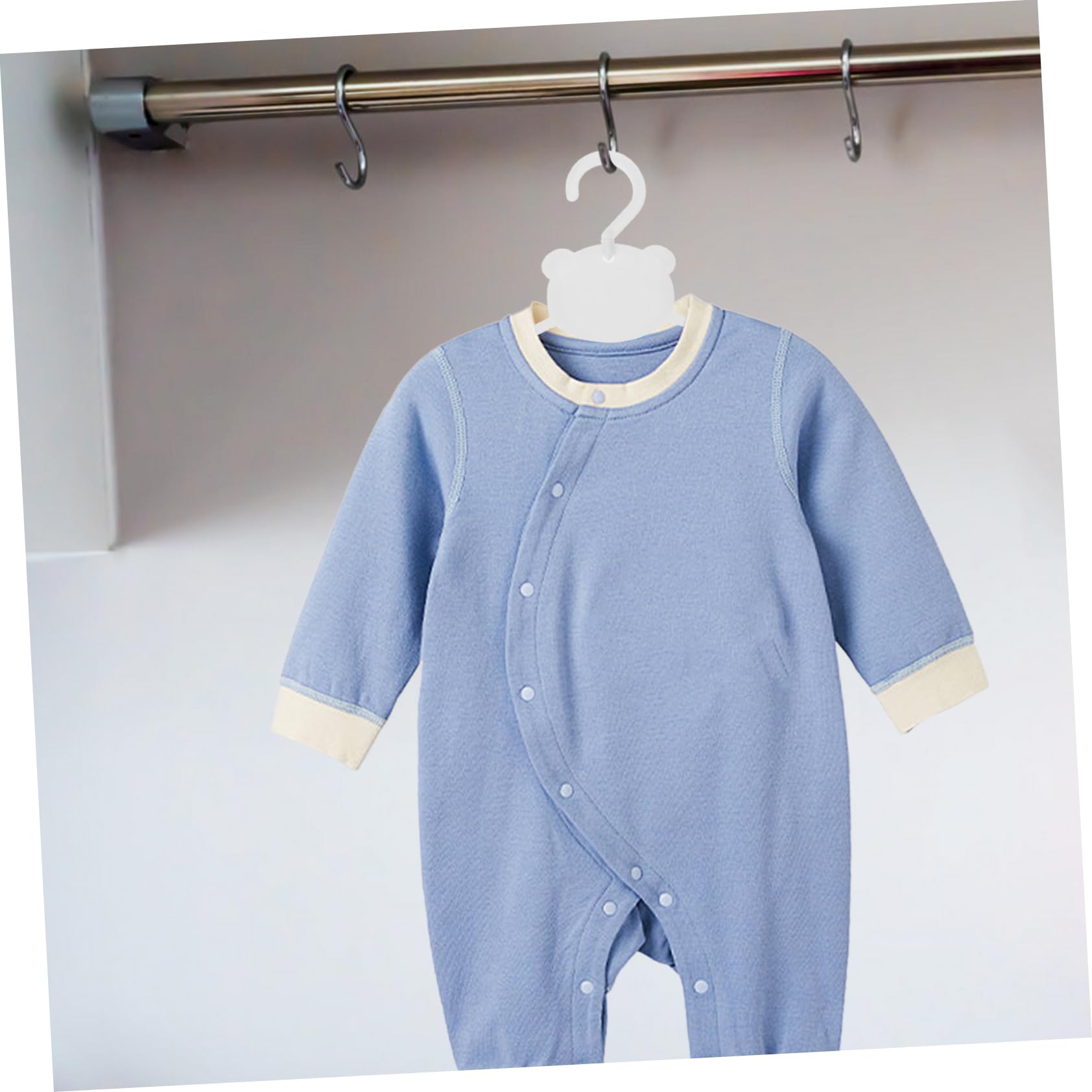 ULTECHNOVO 40 Piezas Perchas Infantiles de Plástico para Ropa y Bañadores Diseño Resistente y de Espacio para Ropa de Niña y Recién Nacidos