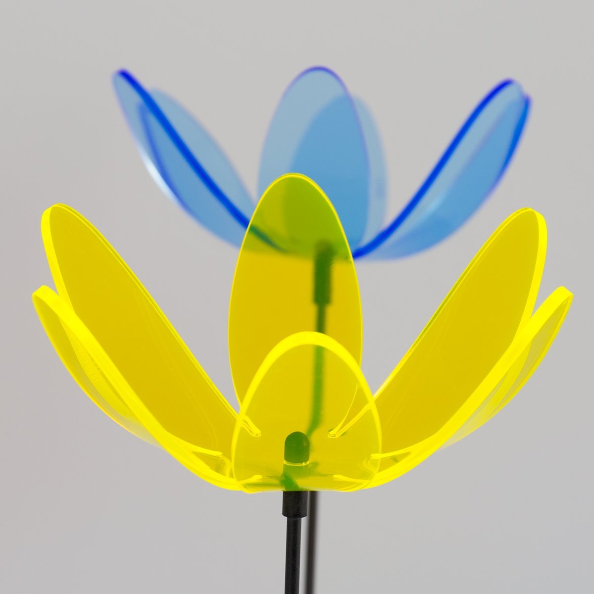 SUNPLAY Sonnenfänger Seerose im FARBMIX, 5 Stück zu je 15 cm Durchmesser im Set + 70 cm Schwingstäbe