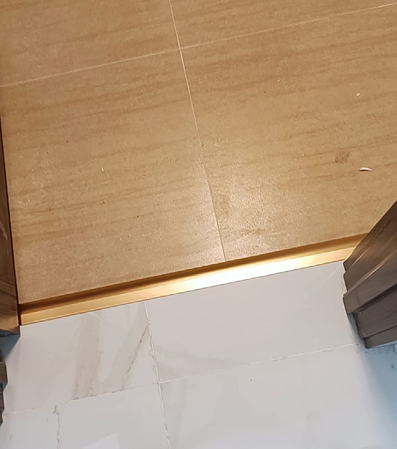 Tiras de transición Tiras de partición de Piso Tira Protectora/Barras de transición de Puerta Tiras de umbral Cubierta de Alfombra Acabados de transición Azulejos laminados autoadhesivos