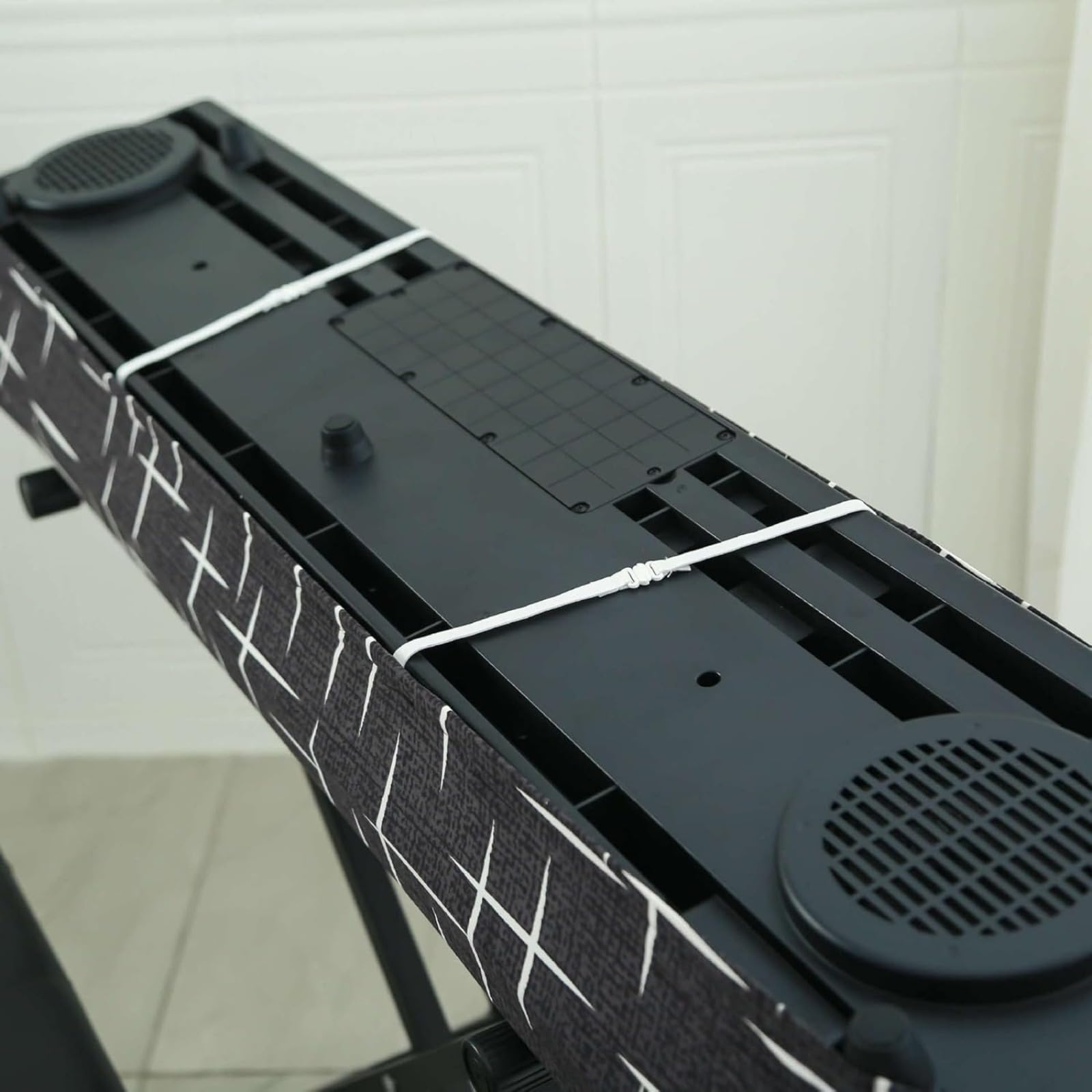 Klaviertastaturabdeckung für 61/88 Tasten, solide, verstellbar, dehnbar, Tastaturabdeckung mit Gummiband für kleine, große elektrische Digitalpiano (Weiß, L)
