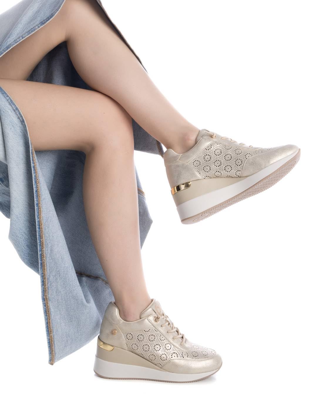 XTI - Zapatilla Mujer - Calzado Cómodo y Versátil - Moda Casual