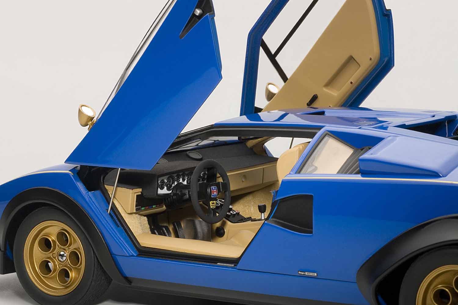 1/18 AUTOart ランボルギーニ カウンタック LP400 Autoart 1/18 Lamborghini Countach Lp400 (Blue) (Japan Import