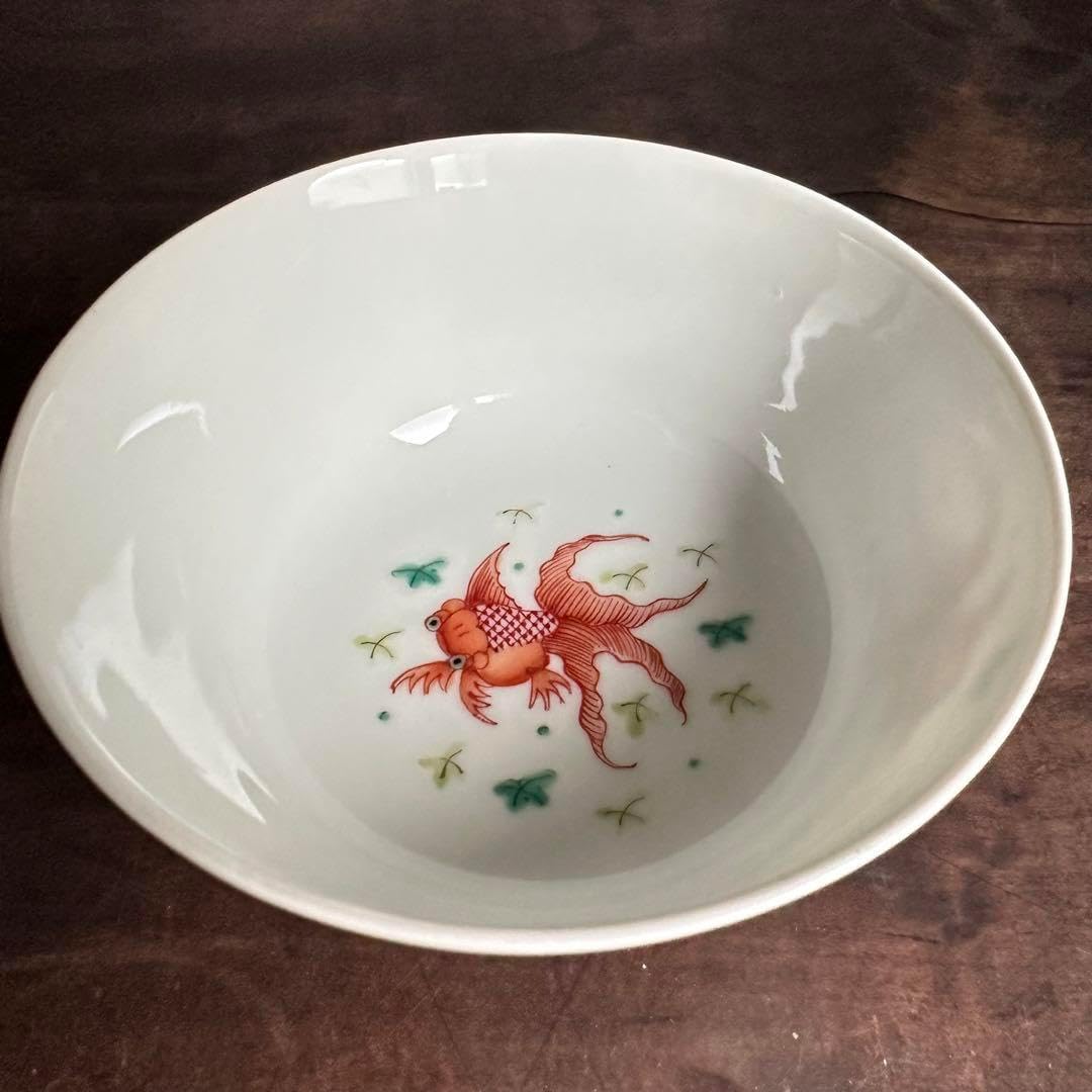 希少　大清同治年製　彩色　魚文杯　中国美術　清朝期　粉彩　骨董　古陶磁　陶磁器 大清同治年 彩色 魚文杯 中国美術 清朝期 粉彩 骨董 古