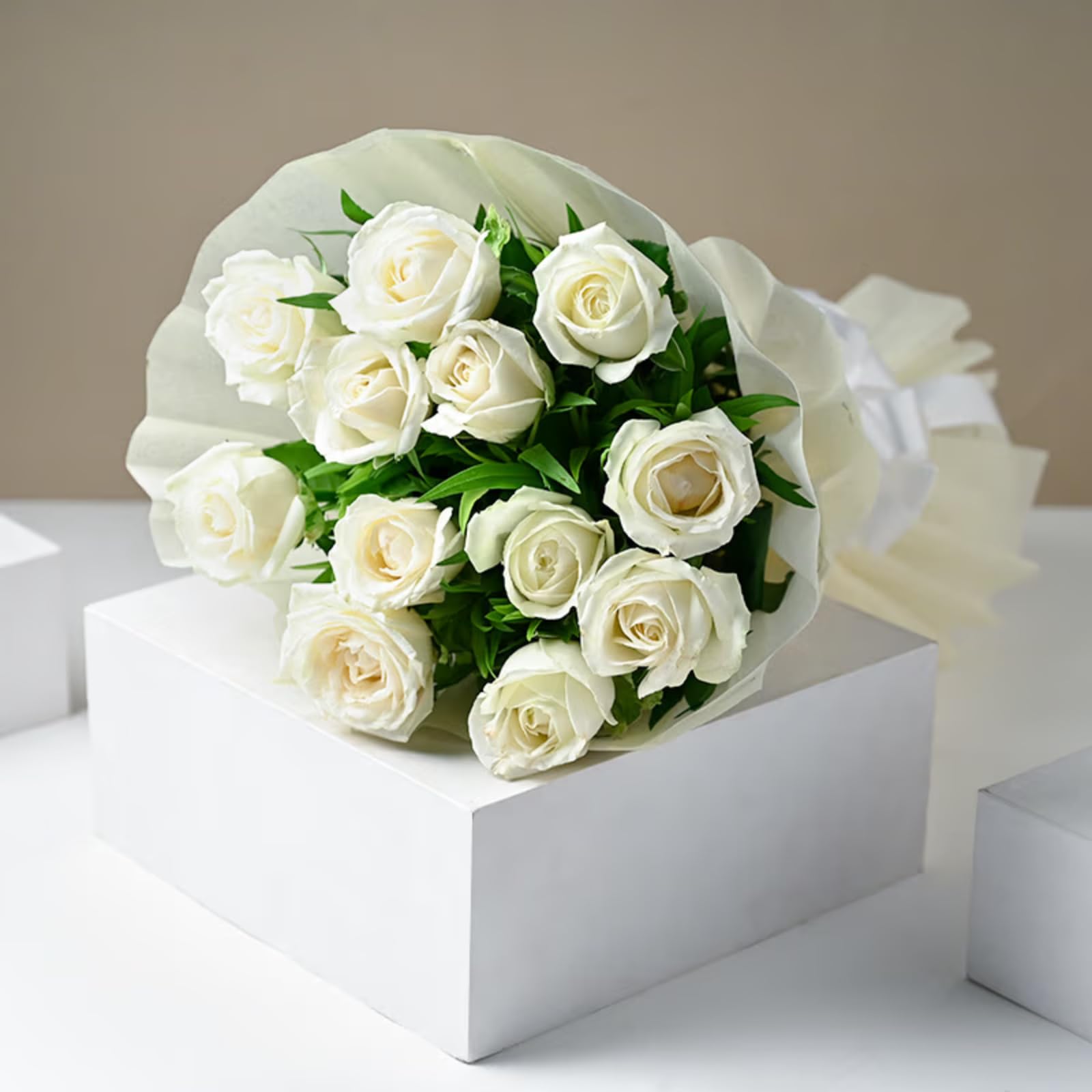 FlowerAura Fresh Live Flower Bouquet of 12 White Roses Flowers For Birthday & Anniversary Gift, Wedding Gift, Mother's Day Gift, Love & Romance Gift, Father's Day Gift (Same Day Delivery)