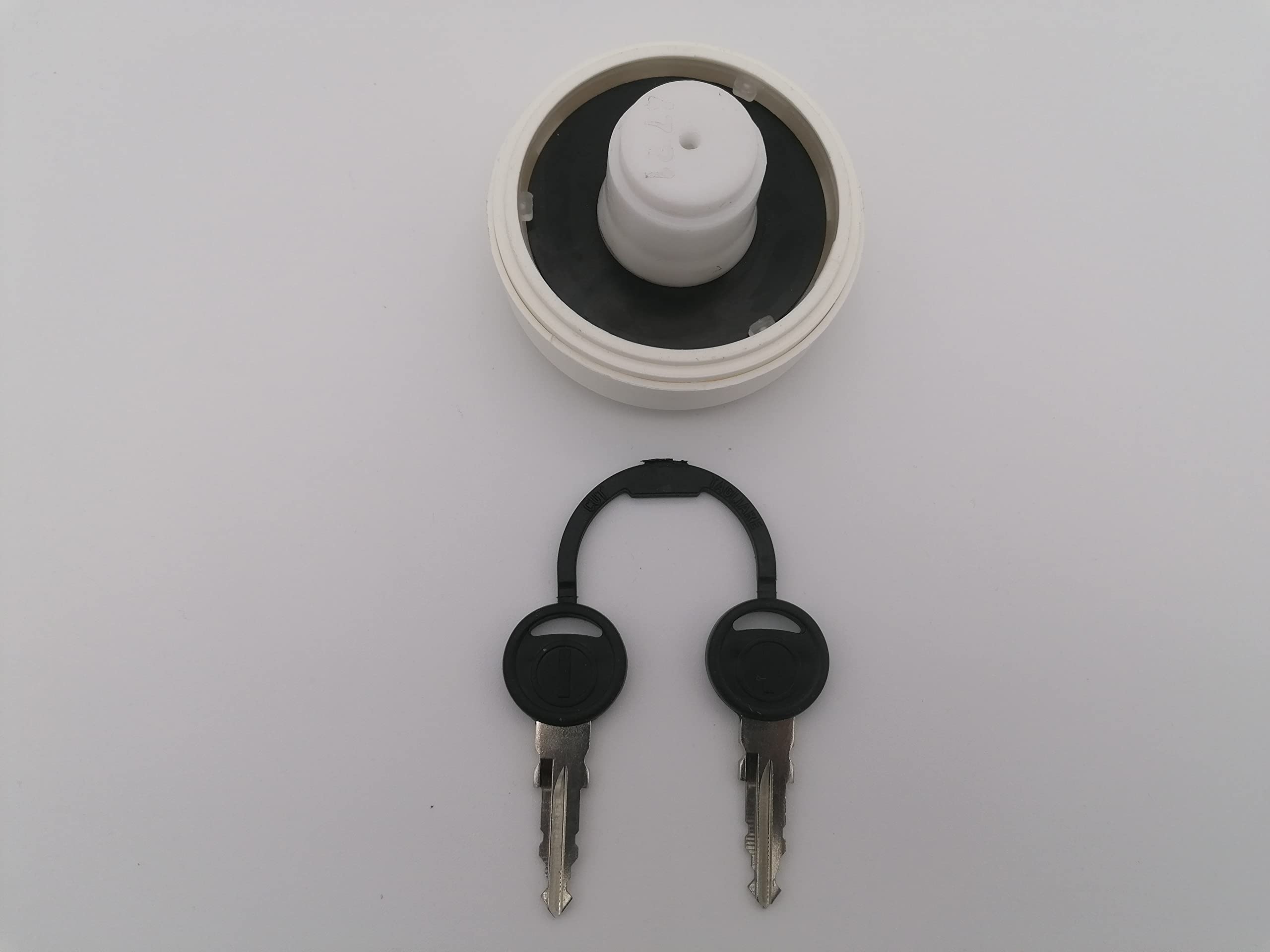 CR-MOESANCO® Tapa Blanca de Depósito de Agua para Caravana, con 3 Asideros Hundidos,Entrada de Agua con LLaves, Cierre de Polipropileno, Camping, Remolque, Autocaravana, a Prueba de Fugas.