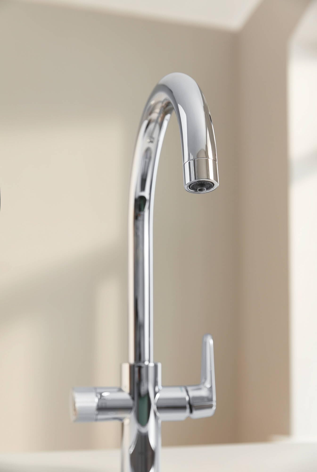 Grohe Blue Pure BauCurve rubinetto per lavello cucina, con filtro 5 fasi taglia S e contalitri, cromo