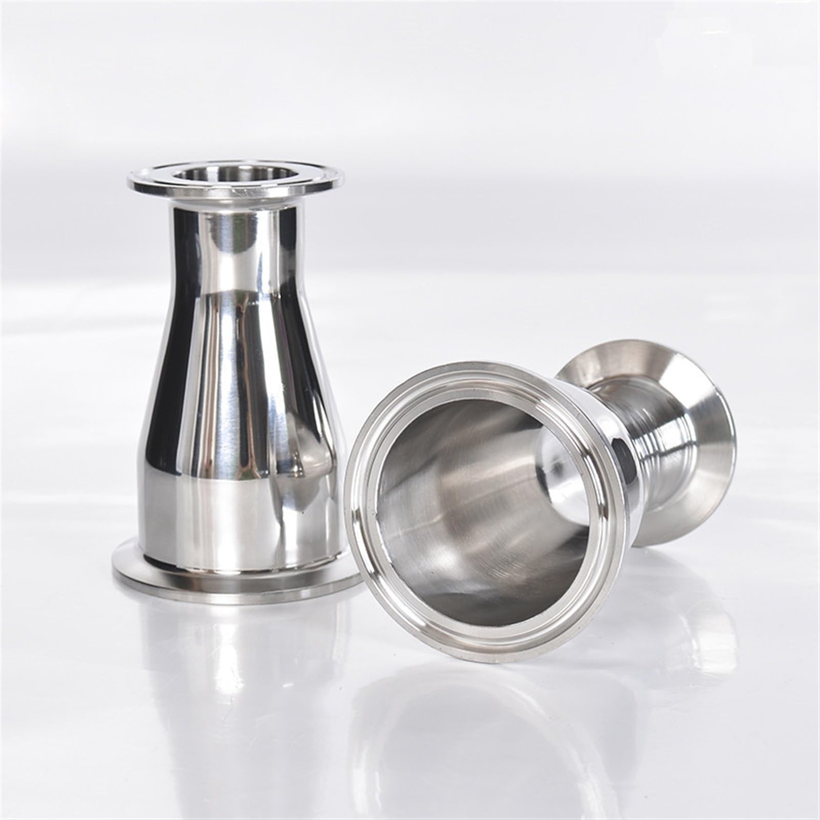 Réducteur concentrique à triple bride de 2,5" de diamètre extérieur 77,5" x 1,5" de diamètre extérieur 50,5" - Accessoire pour tuyau sanitaire SS304
