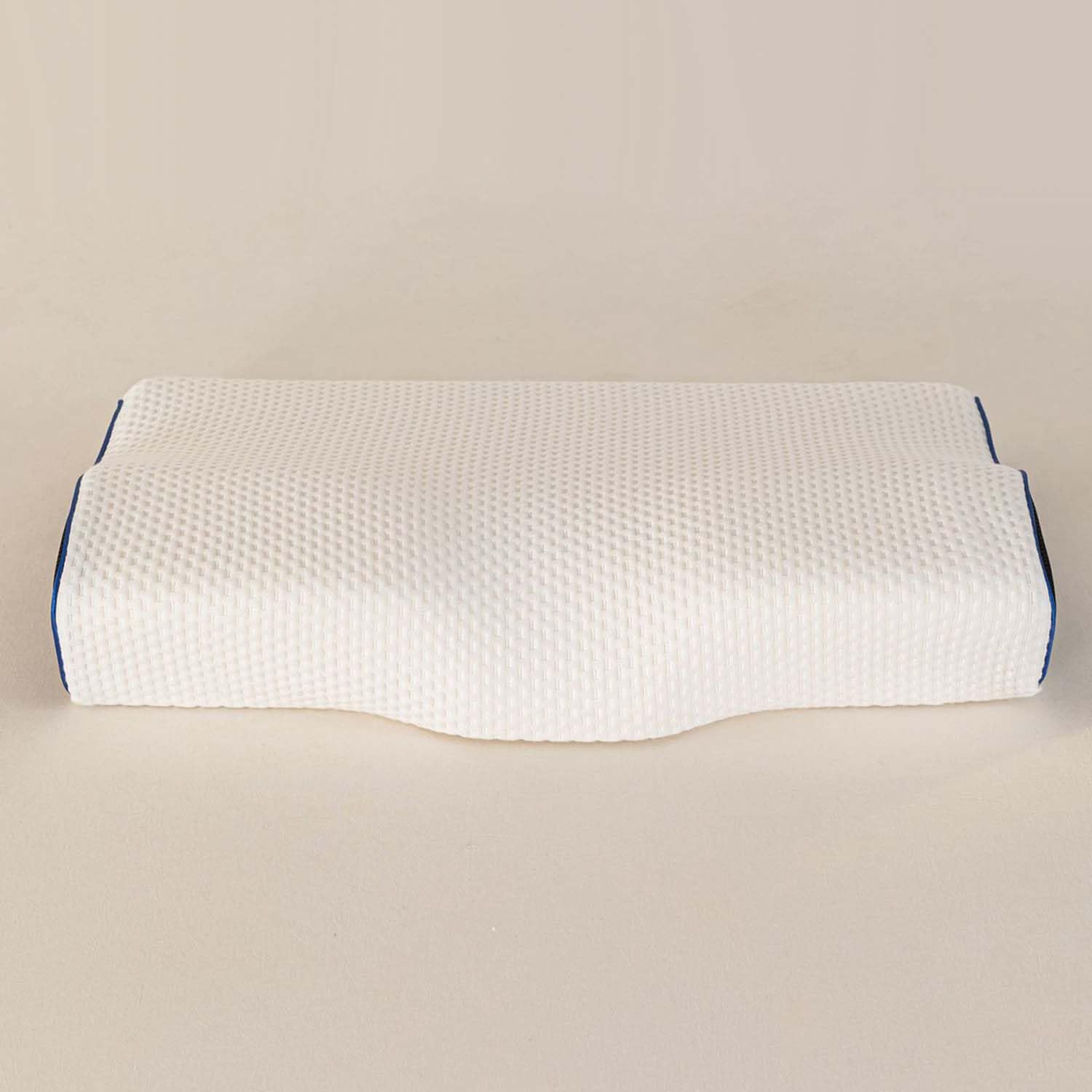 Amazon｜バタフライ型 ネックサポート メモリーフォーム枕, 低反発