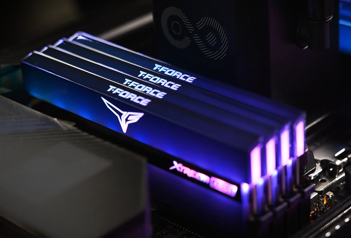 Amazon.co.jp: Team ARGB（発光型） DDR4 3200Mhz(PC4-25600) 8GBx2枚