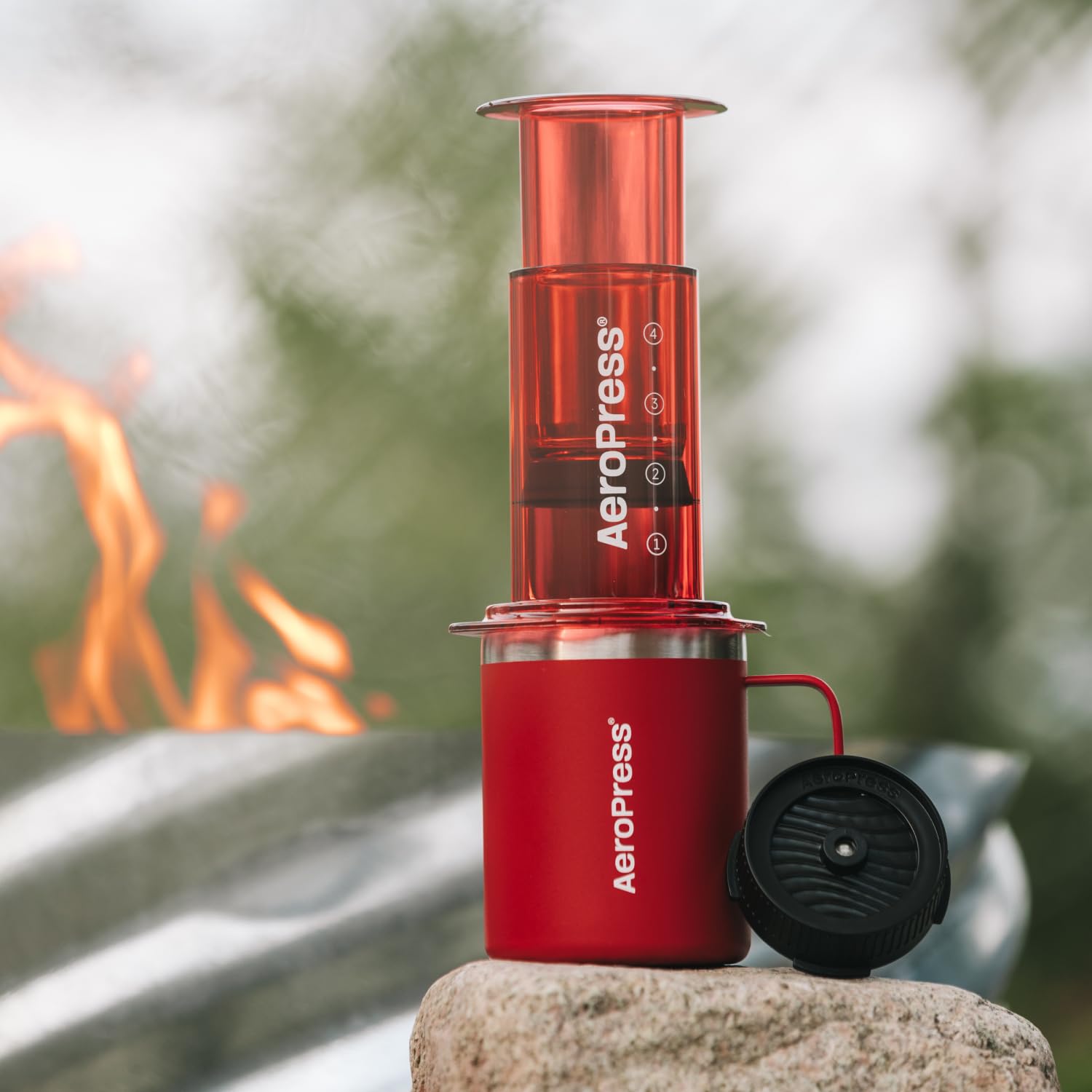 AeroPress Reise-Kaffeebecher mit Henkel, Doppelwandiger Edelstahl Vakuum-Isoliert mit Spritzwassergeschütztem Schiebedeckel, Geeignet für Heiße oder Kalte Getränke, Spülmaschinenfest, 12 oz, Rot