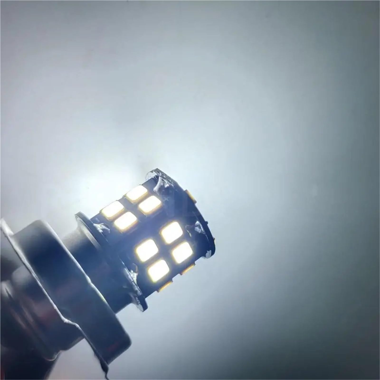 Phare Moto LED Ampoule Phare LED pour Moto P26S Phare Antibrouillard