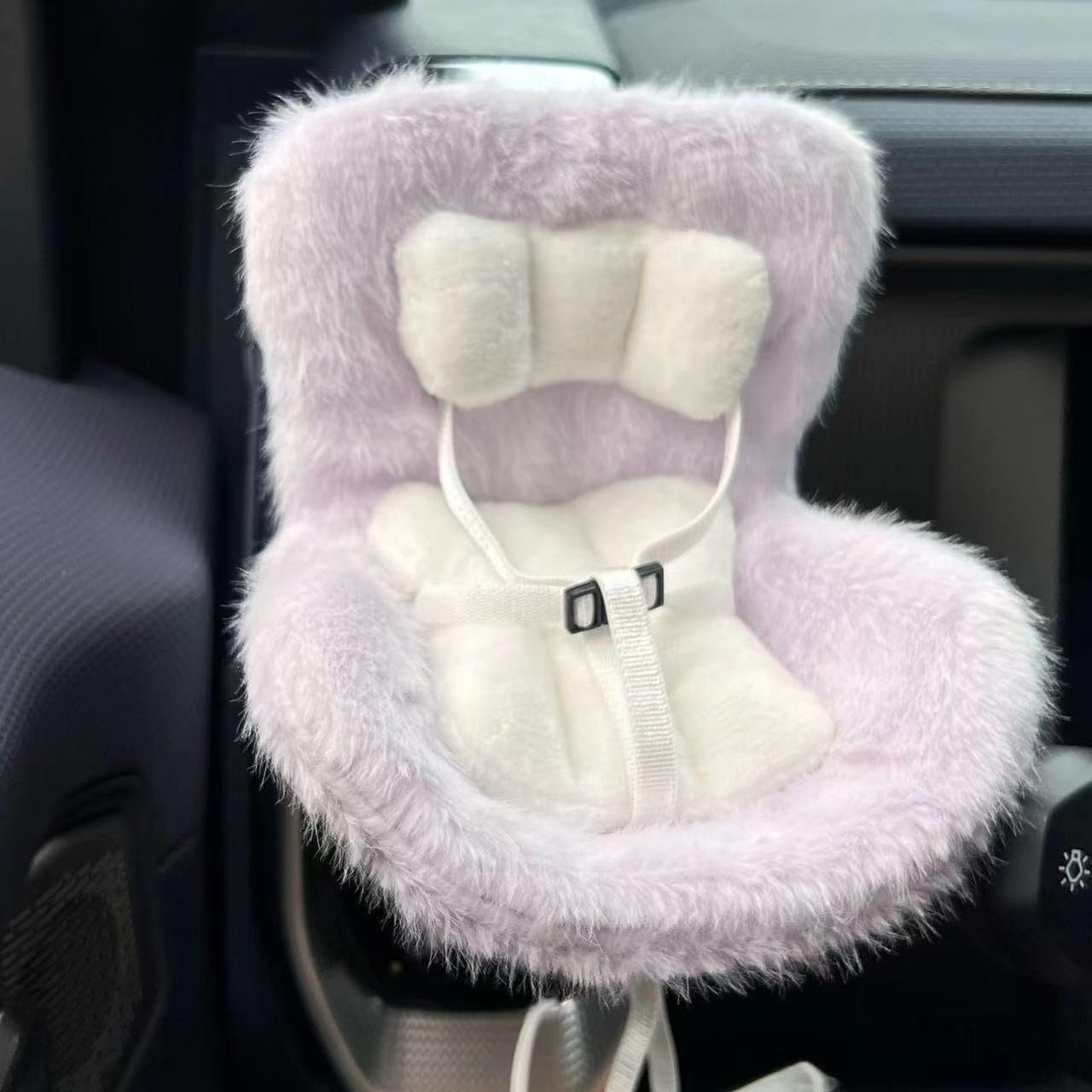 Car Seat with Air Vent Clip and Desktop Stand, Doll Car Seat with Soft Furry Cushion Seat, Cute and Functional Car Ornament for Collectors & Doll Fans (Purple)