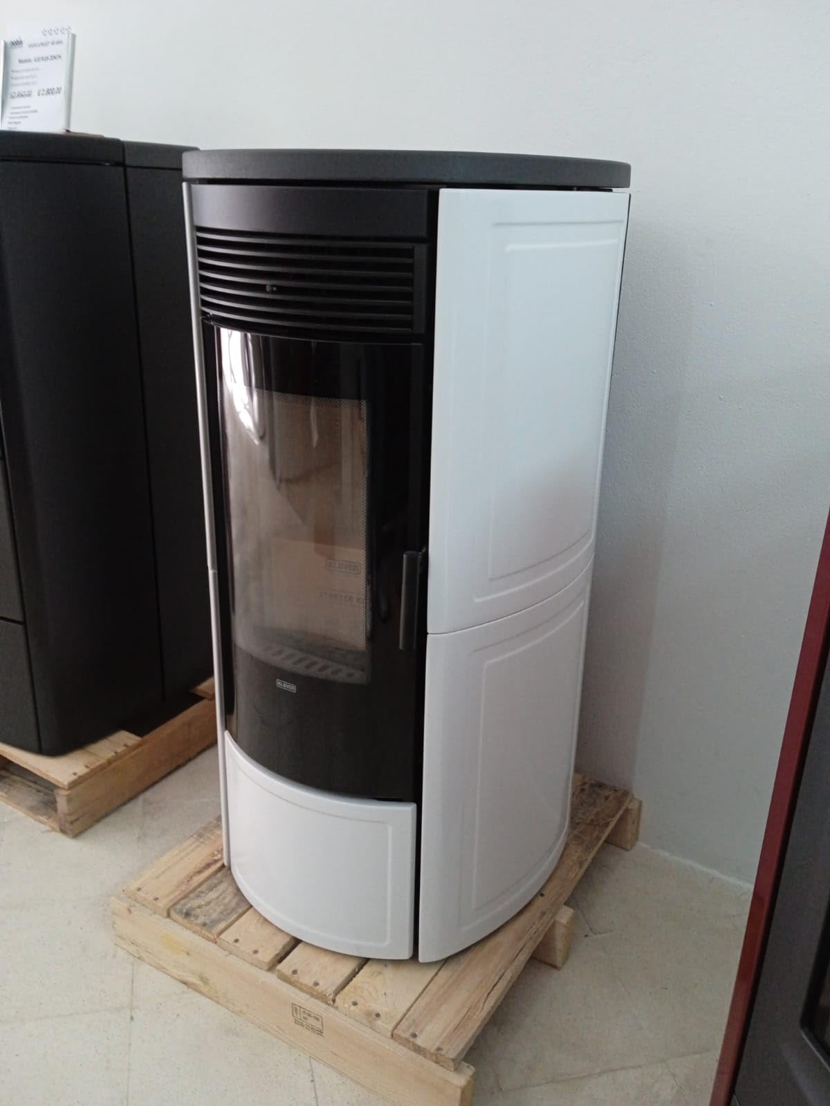 Stufa a pellet Klover modello Omega Plus Air