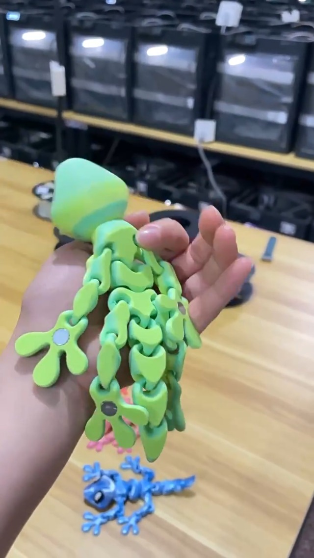 Imán decorativo de lagarto articulado 3D para refrigerador miniatura 7
