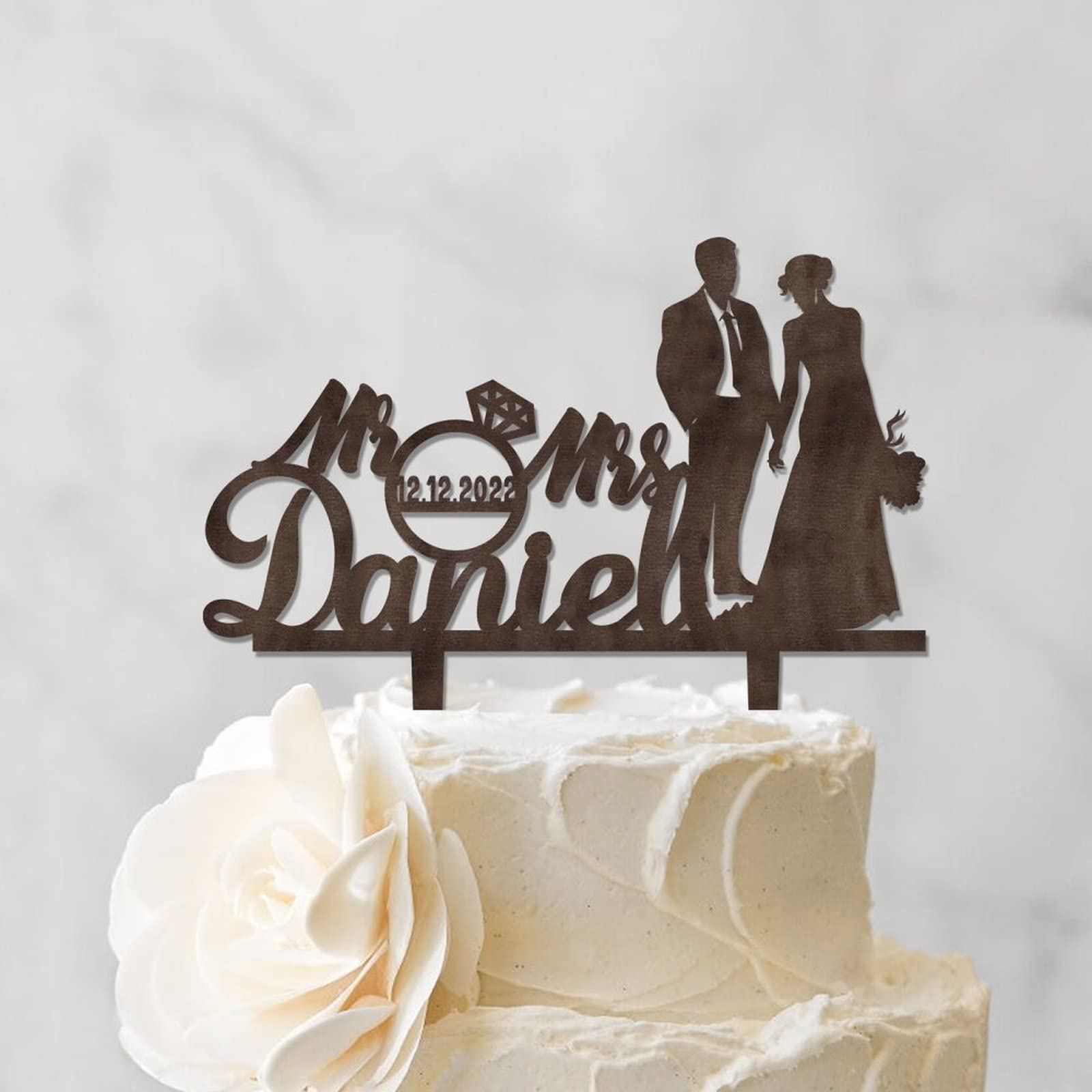Topper per torta nuziale, Topper per torta Mr e Mrs, Topper per torta con nome personalizzato, Topper per torta nuziale in legno, Decorazione per torta nuziale - Italia