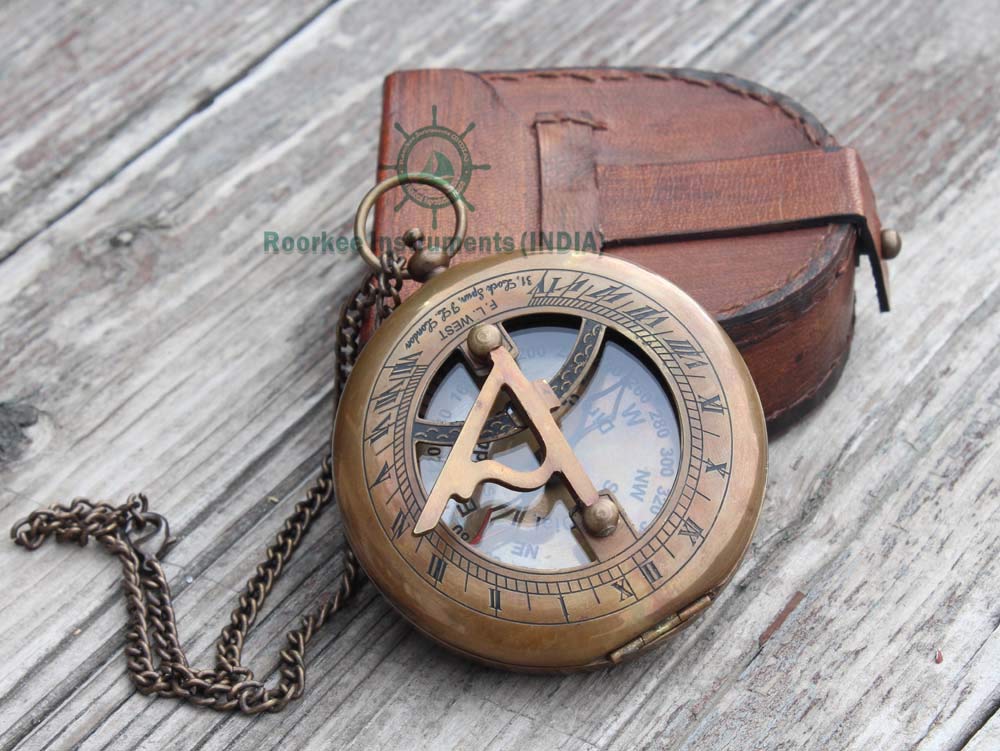 RII - Bussola magnetica in ottone con meridiana in stile nautico, decorazione antica, regalo di compleanno per uomo, regalo di battesimo con citazioni incise, quadrante solare in custodia in pelle