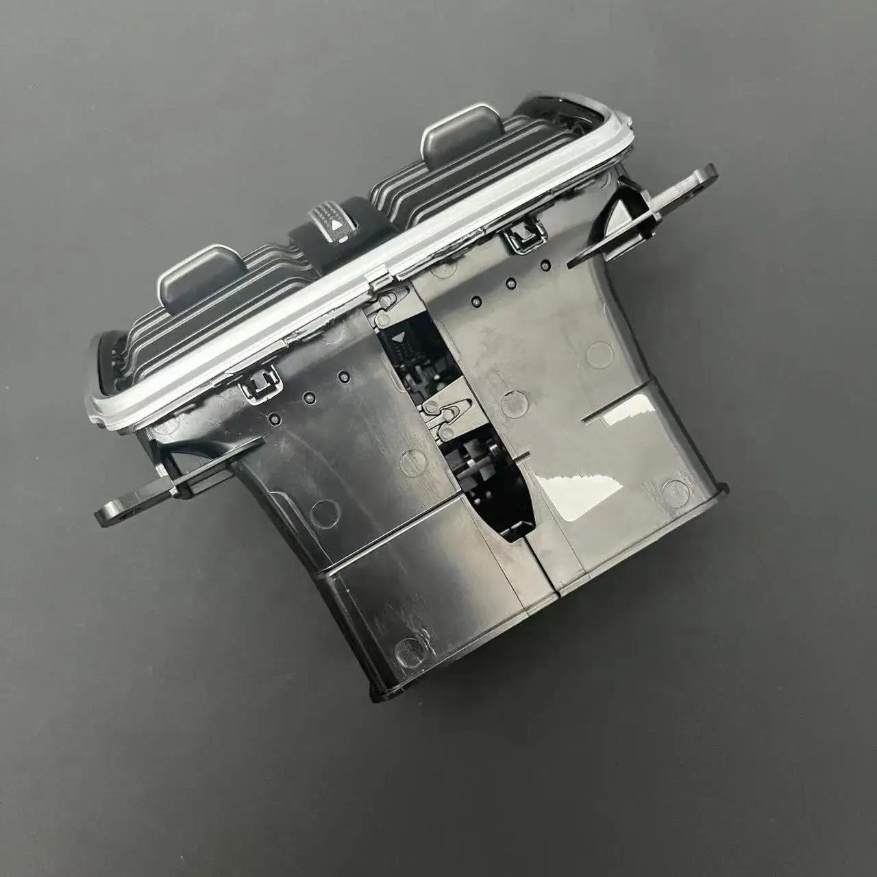 per VW per Passat B7 2012-2015 3C0819203B 3AD819203E Bracciolo Centrale Posteriore Console Bocchetta di Ventilazione Gruppo Bocchetta di Uscita Bocchette dell'Aria Condizionata Auto