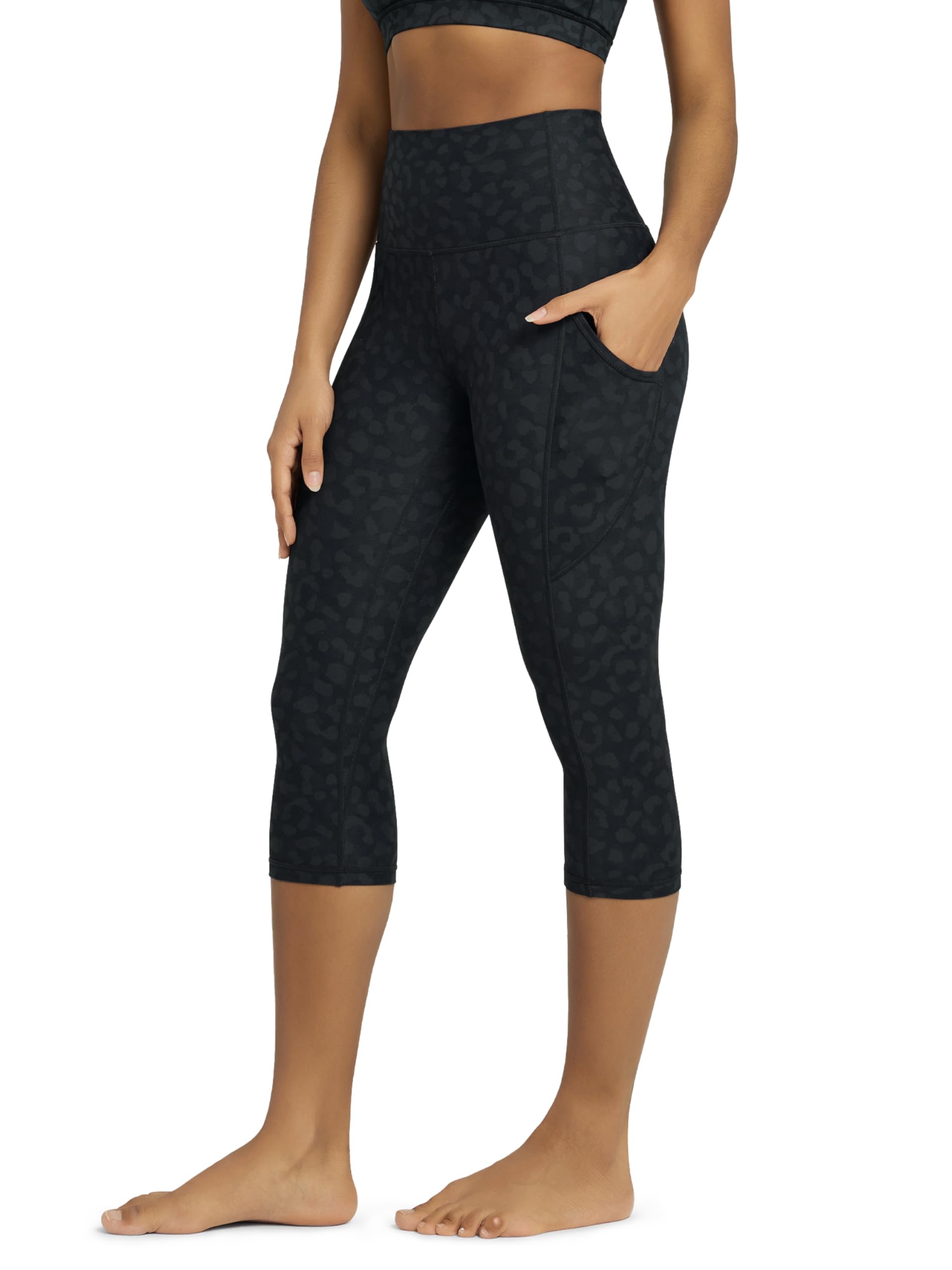 ODODOS Women's High Waisted Yoga Capris with Pockets, Tummy Control Non See Through Workout Athletic Running Capri Leggings