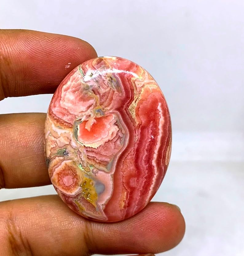 Rhodochrosite gemme naturelle ovale pour fabriquer un bijou personnalisé unique à offrir