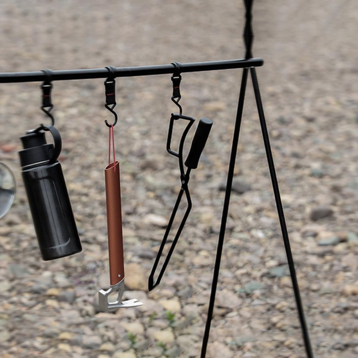 GALPADA Pinza per Carbone in Ferro Nero Impugnatura in Legno, Pratica e Facile da Usare per Barbecue in Giardino e Cucina Domestica, Accessorio Essenziale per Famiglie