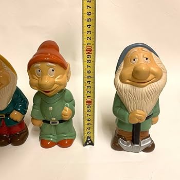Amazon.co.jp: 白雪姫 7人の小人 置物 貯金箱 陶器 : ホビー