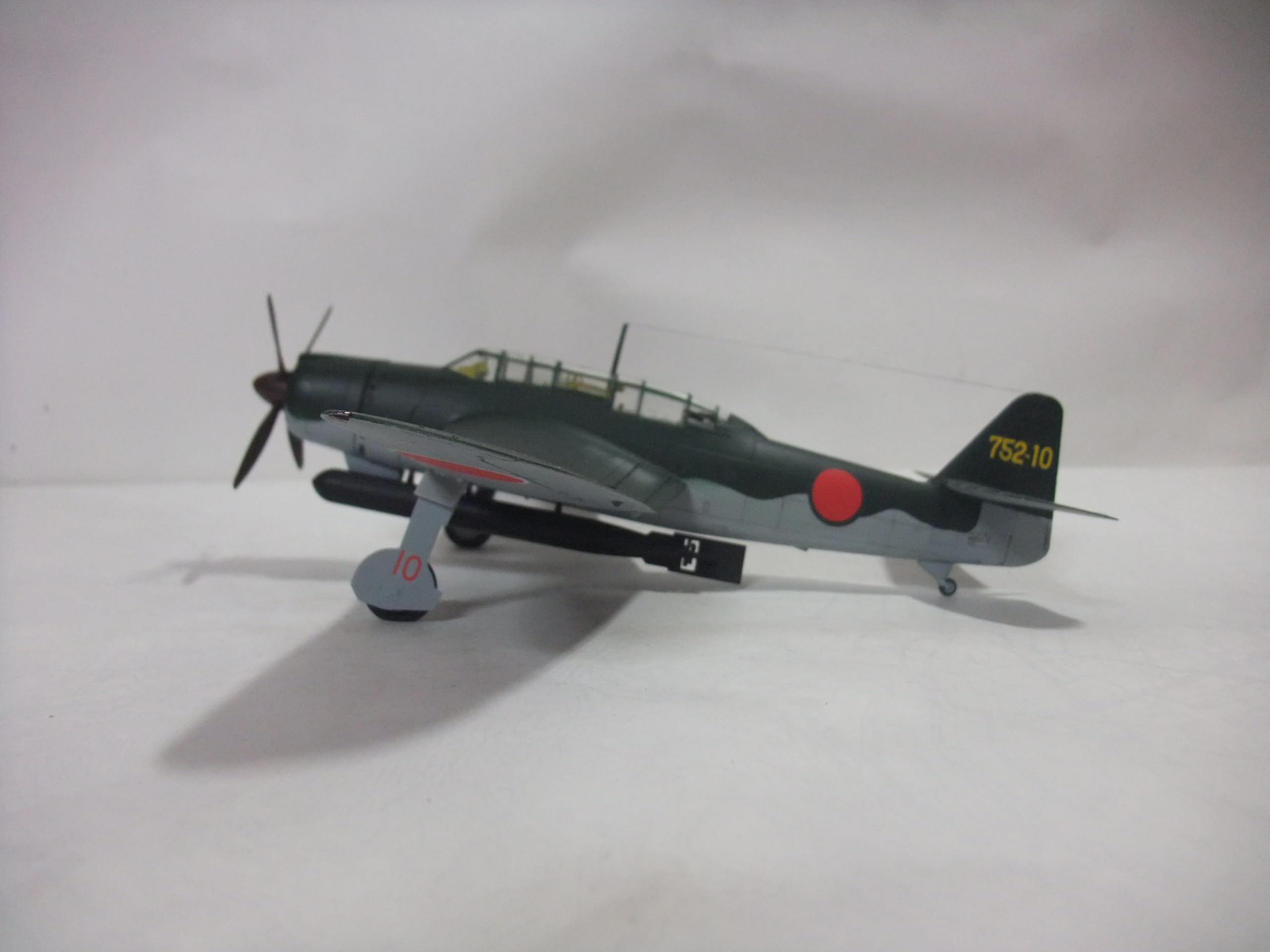 Amazon | 完成品 日本海軍 流星改 戦闘攻撃機48分1サイズ