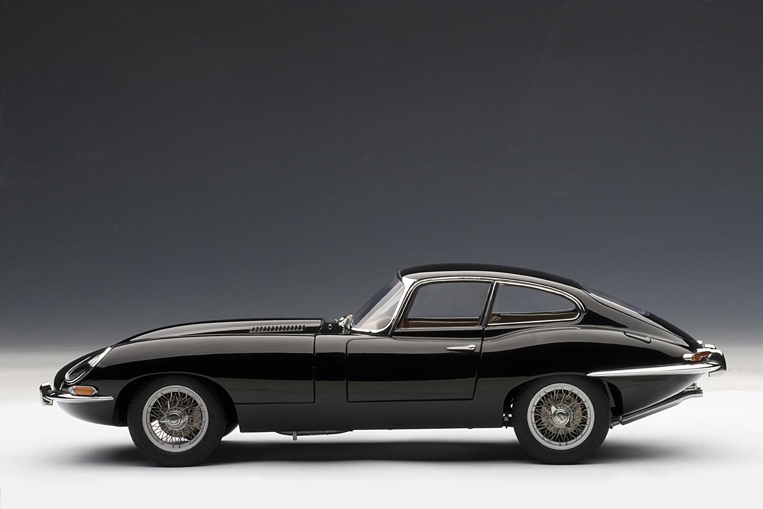 AUTOart Jaguar E-Type Coupe Series I 3.8 – 1/18. : Amazon.nl