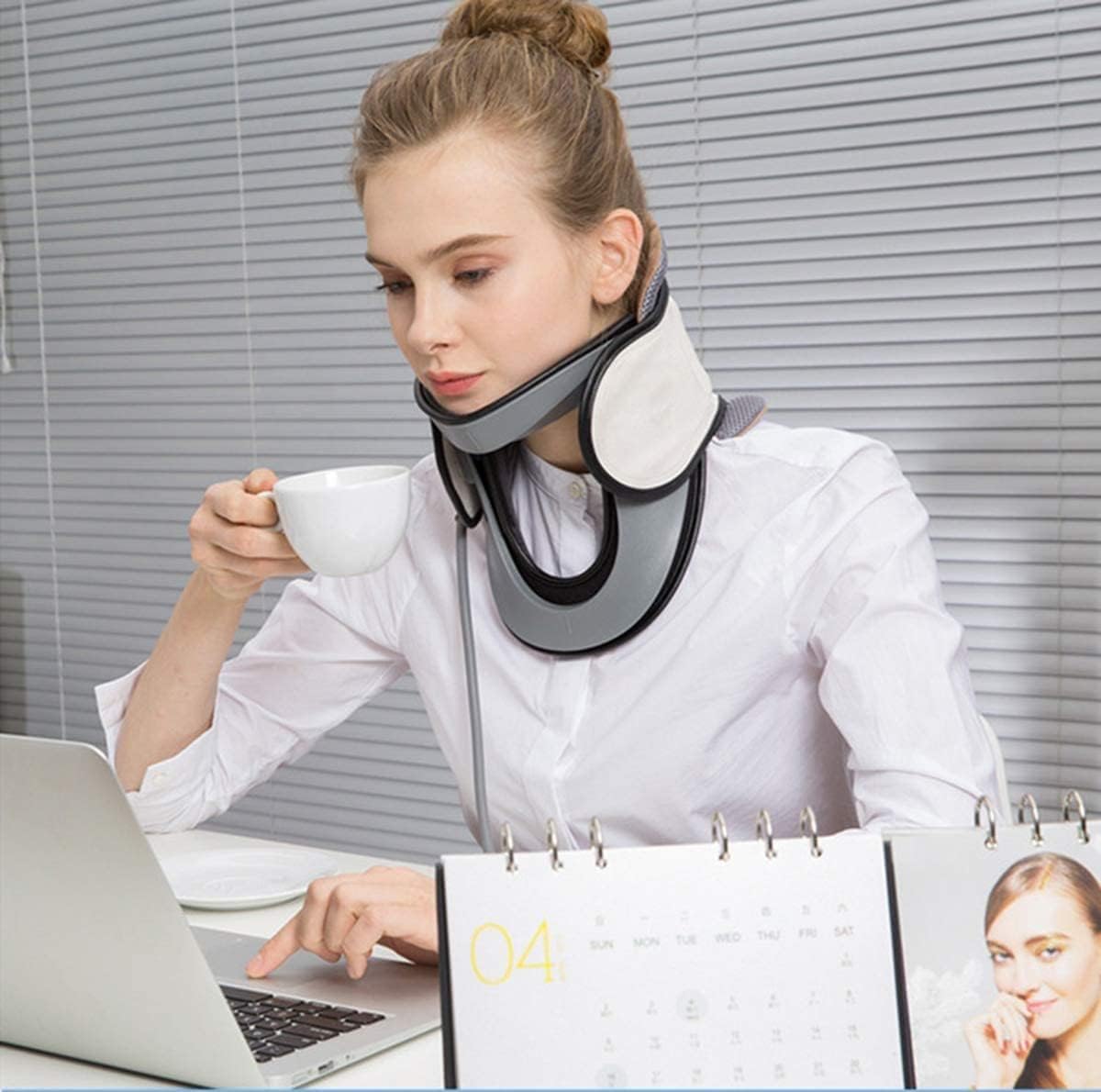 Neck Traction Device, Neck Stretcher for Neck and Shoulder Pain Relief Neck Care Recover Tool Cervical Traction Device for Adults Students(Beige)
