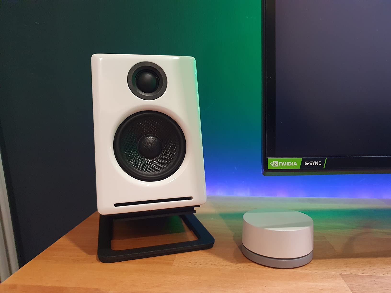 9/mo Finance Audioengine DS1M Metal Desktop Speaker Stands for Small Speakers, Tilted