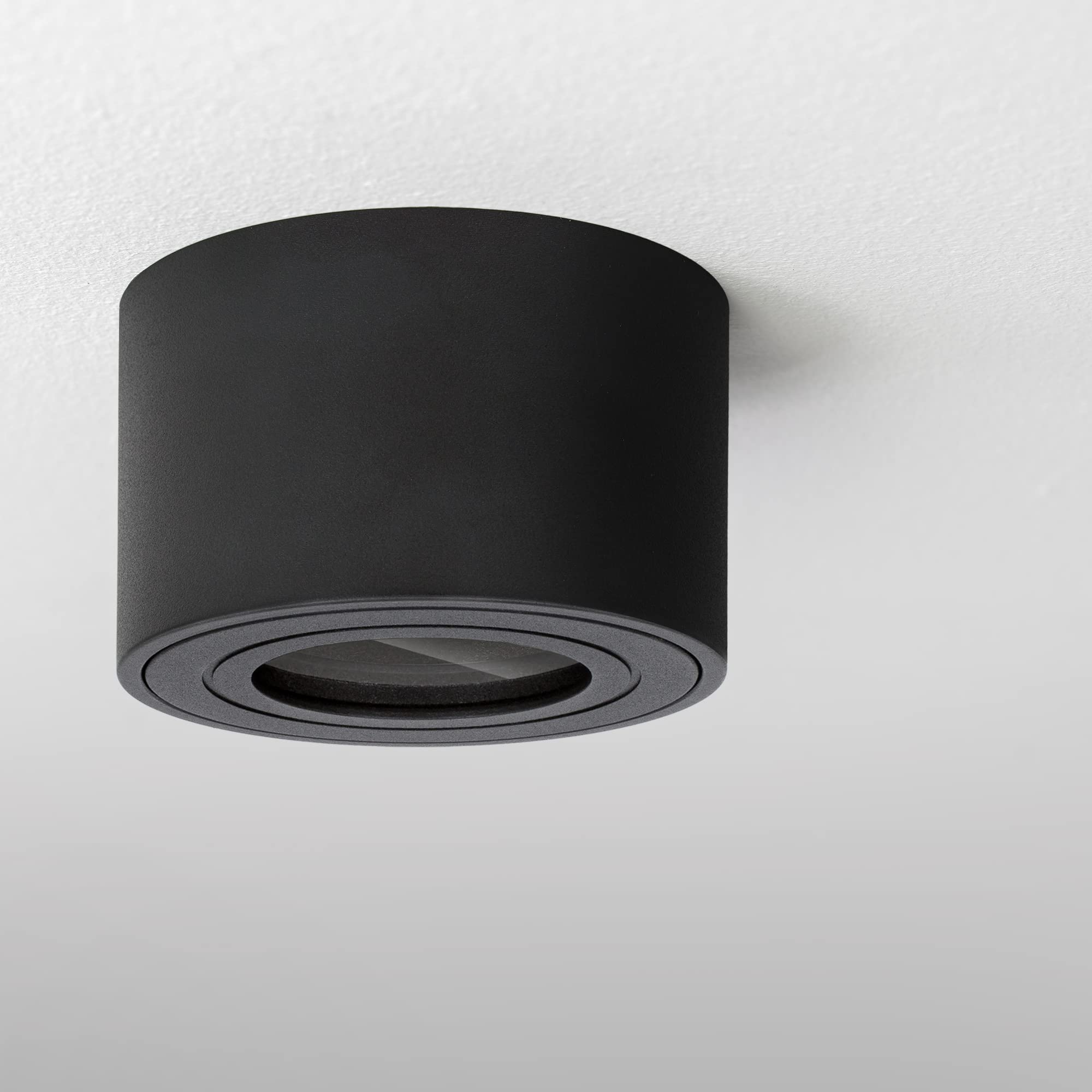 SSC-LUXon SMOL Aufbauspot 6er Set schwarz rund IP44 GU10 2W warmweiß Ø80mm | Sechs Deckenspots IP44 schwarz - warmweiß, für Bad, Küche & Flur, innen & außen, spritzwassergeschützt, inkl. GU10 LED