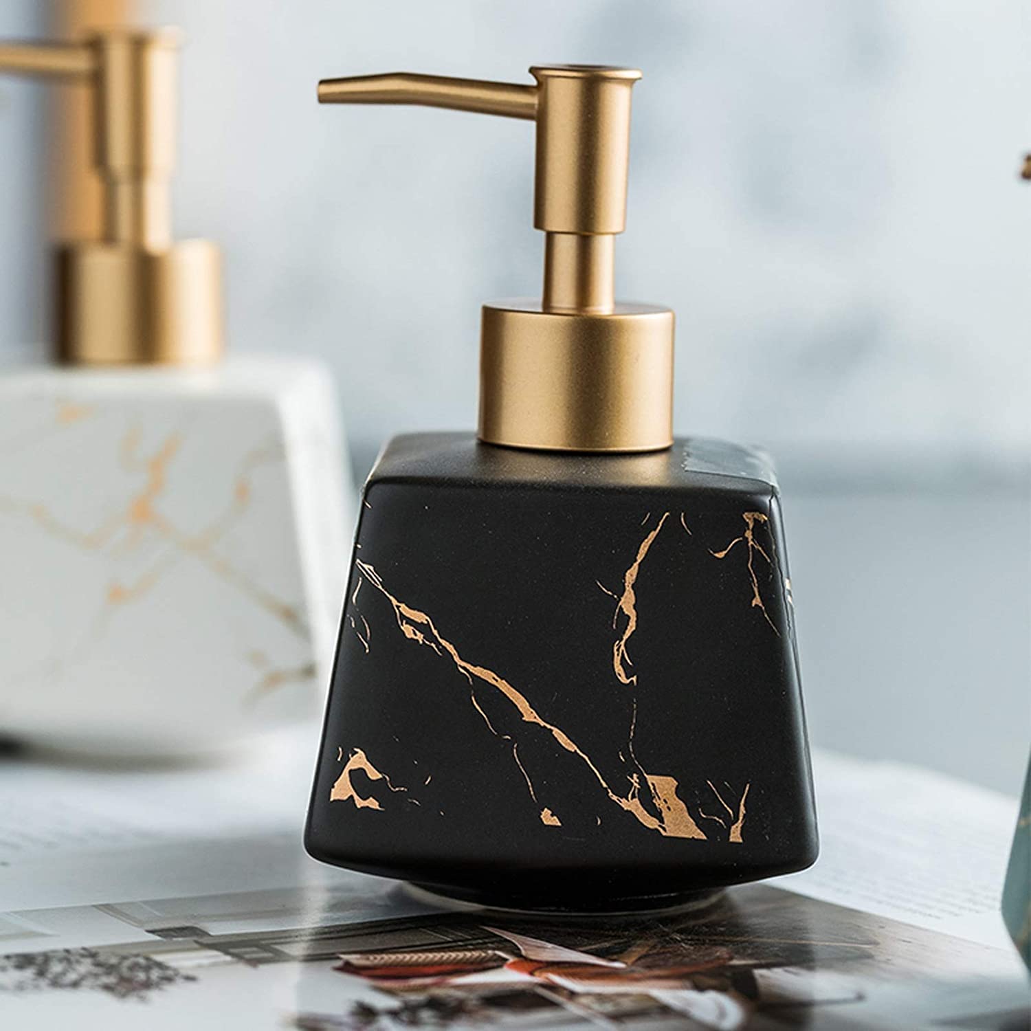 Dispenser di sapone per le mani ricaricabile per bagno dell'hotel, bagno, cucina, dispenser di sapone in ceramica, dispenser di sapone da bagno, dispenser di lozione per doccia con texture unica.