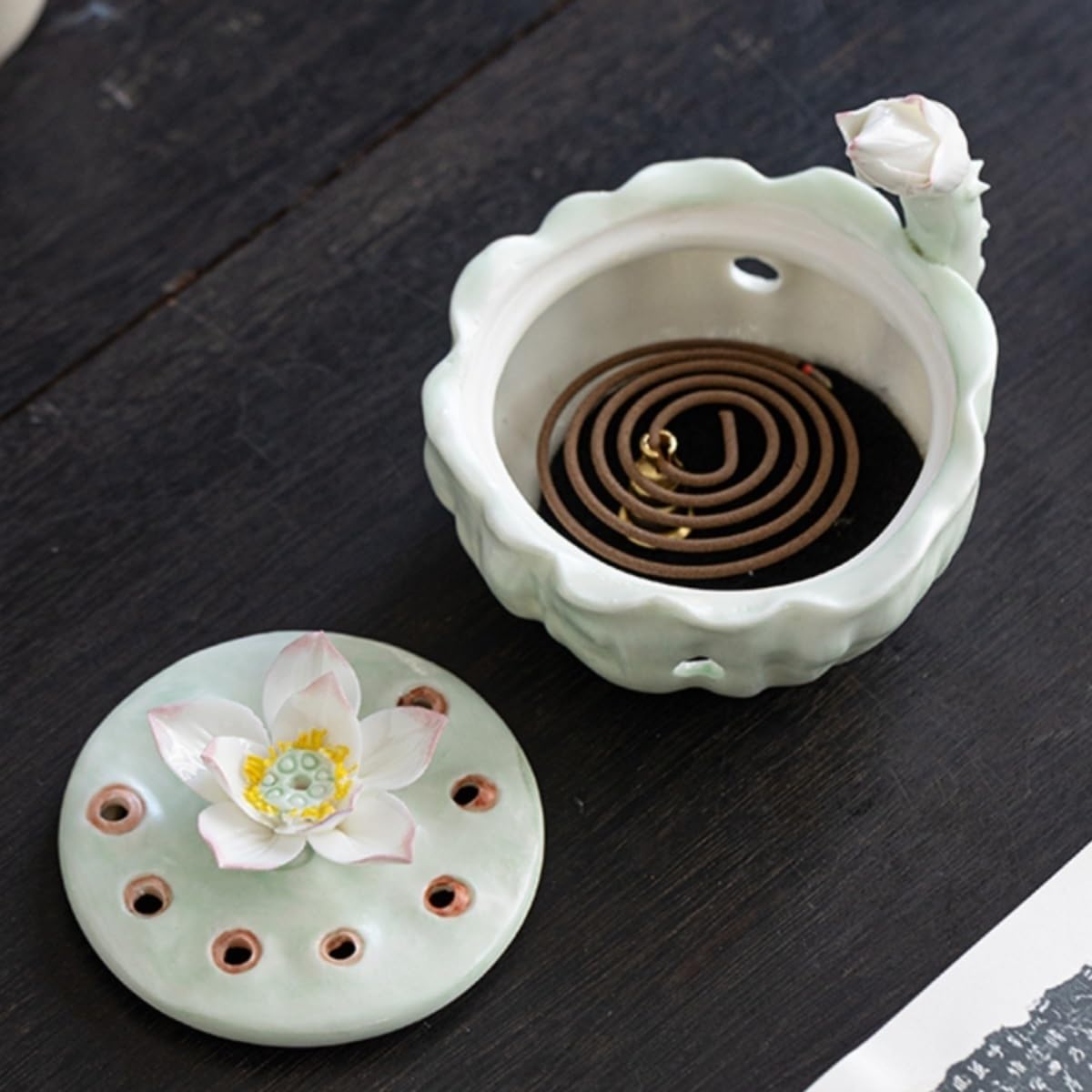 Bruciatore di incenso decorativo a forma di loto con coperchio, fiori in ceramica modellati a mano, per studio, casa o ufficio