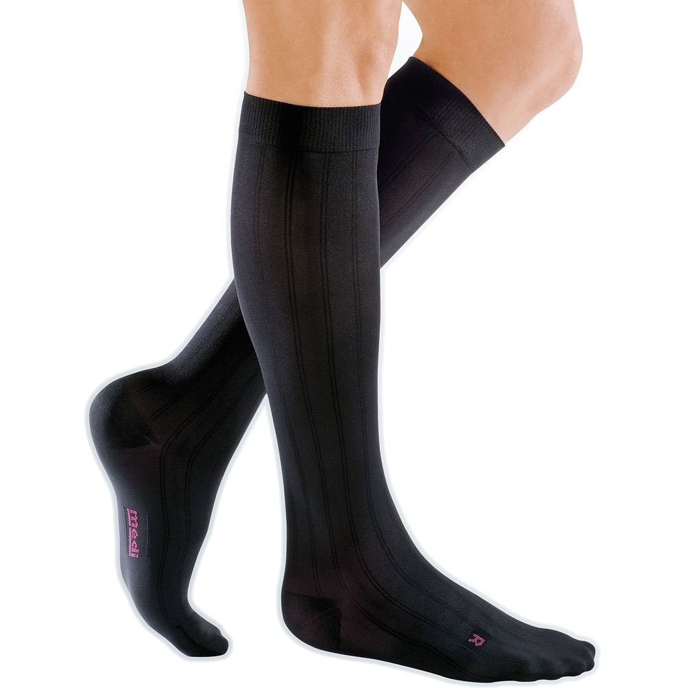 medi mediven for Men - Knielange Kompressionsstrümpfe Herren – Elegante Stützstrümpfe aus Hightech-Fasern – Kompressionsstrümpfe Klasse 2 mit Clima Comfort & Clima Fresh – Schwarz | Größe IV - Kurz