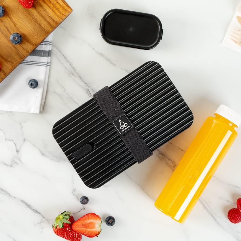 Restaurantware-Bento Tek 7.5 x 4.7 x 2.5 Inch Bento Box For Adults, 1 Reusable Adult Lunch Box - Food-Grade, Dishwashable, Black Plastic Microwavable Container, With Black Lid, Leakproof